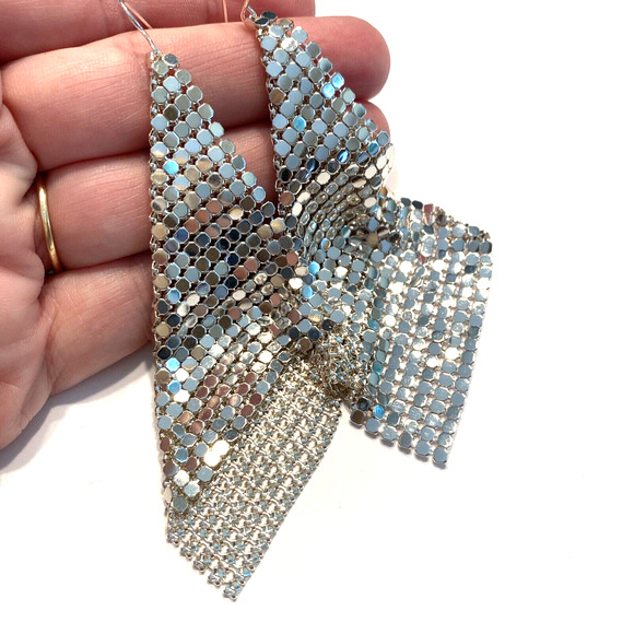 Vintage Liquid Silver Tone Metal Mesh Pierced Earrings Drop & Dangle Disco Style - Picture 7 of 9